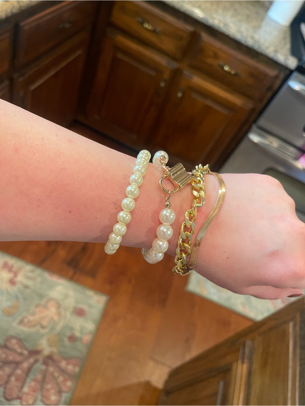 Assorted Women's bracelets - Picture 2 of 16